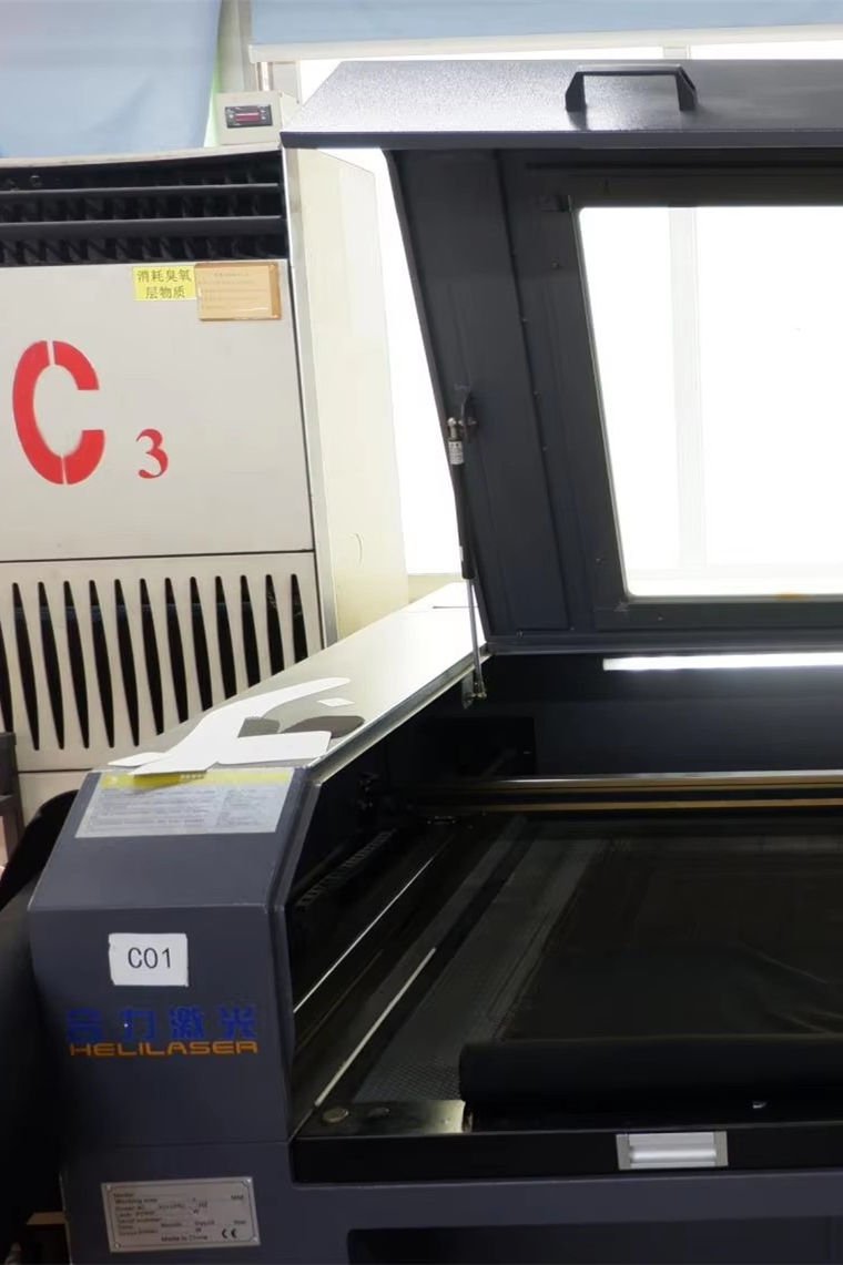 Fmosbag Automatic Fabric Cutting Machine - ±1mm Pattern Precision for Custom Sports Bags - Fmosbag - Custom Sports Bags (cycling/camping/fitness)