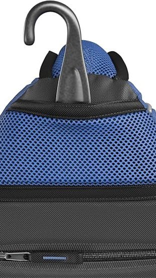 Integrated Fence Hook Design for Premium Sports Bags - Fmosbag - Custom Sports Bags (cycling/camping/fitness) Integrated Fence Hook on the Back of a Blue Sports Bag for Easy Court-side Hanging. - Fmosbag - Custom Sports Bags (cycling/camping/fitness)