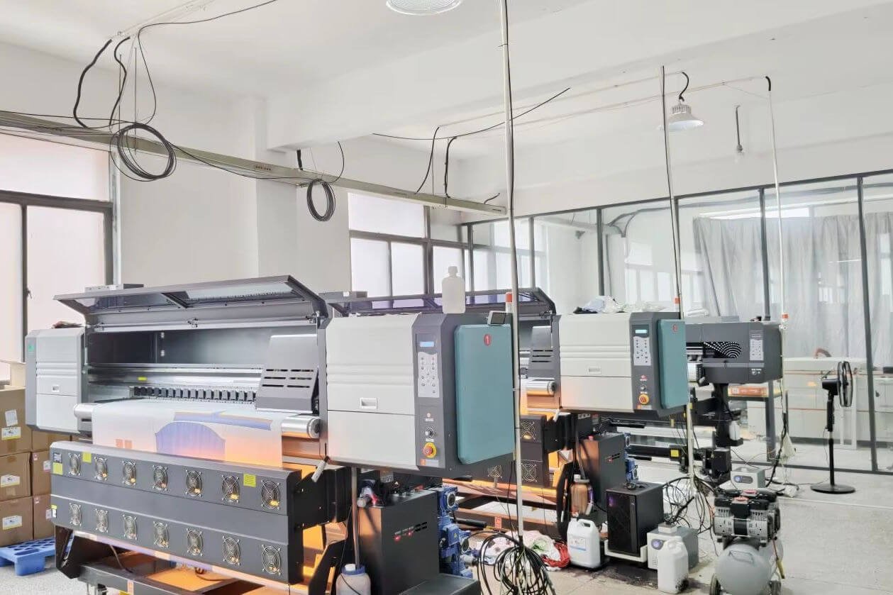 High-resolution Digital Printing Machine - Complex Pattern Printing - Fmosbag - Oem Bag Manufacturer & Custom Bag Factory - Fmosbag - Oem Bag Manufacturer & Custom Bag Factory High-resolution Digital Printing Machine Printing Complex Patterns on Custom Bag Fabric - Fmosbag - Oem Bag Manufacturer & Custom Bag Factory - Fmosbag - Oem Bag Manufacturer & Custom Bag Factory