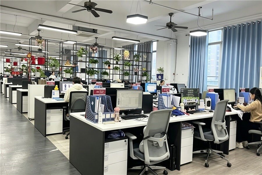 Fmosbag Oem Design and Sales Team Working in the Open-plan Company Office - Fmosbag - Oem Bag Manufacturer & Custom Bag Factory - Fmosbag - Oem Bag Manufacturer & Custom Bag Factory