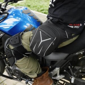 Motorcycle Leg Bag Worn on Thigh While Riding - Fmosbag - Oem Bag Manufacturer & Custom Bag Factory Motorcycle Leg Bag Worn on Rider Thigh on Motorcycle Reflective Y Strips Real Riding Scene - Fmosbag - Oem Bag Manufacturer & Custom Bag Factory
